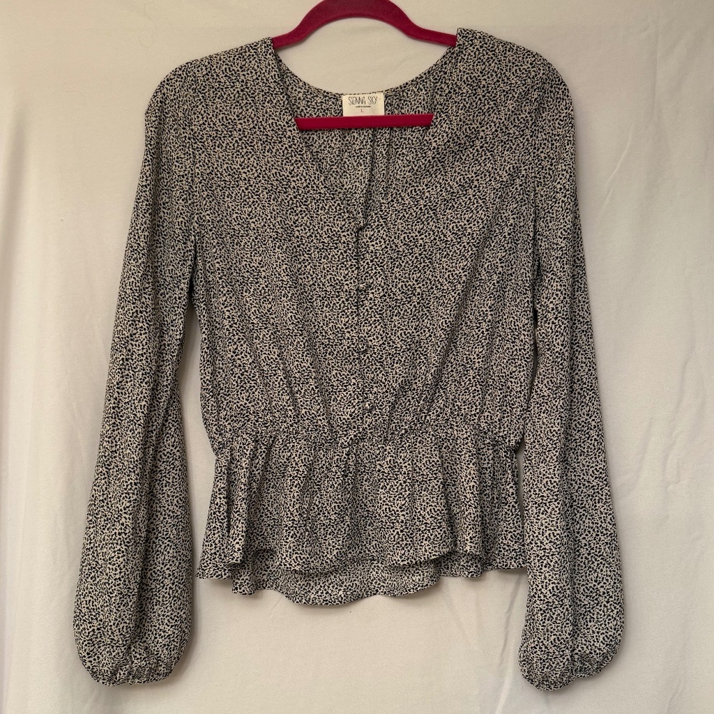 Sienna Sky Black White Speckle Print Peplum Balloon Sleeve Blouse — Size L
